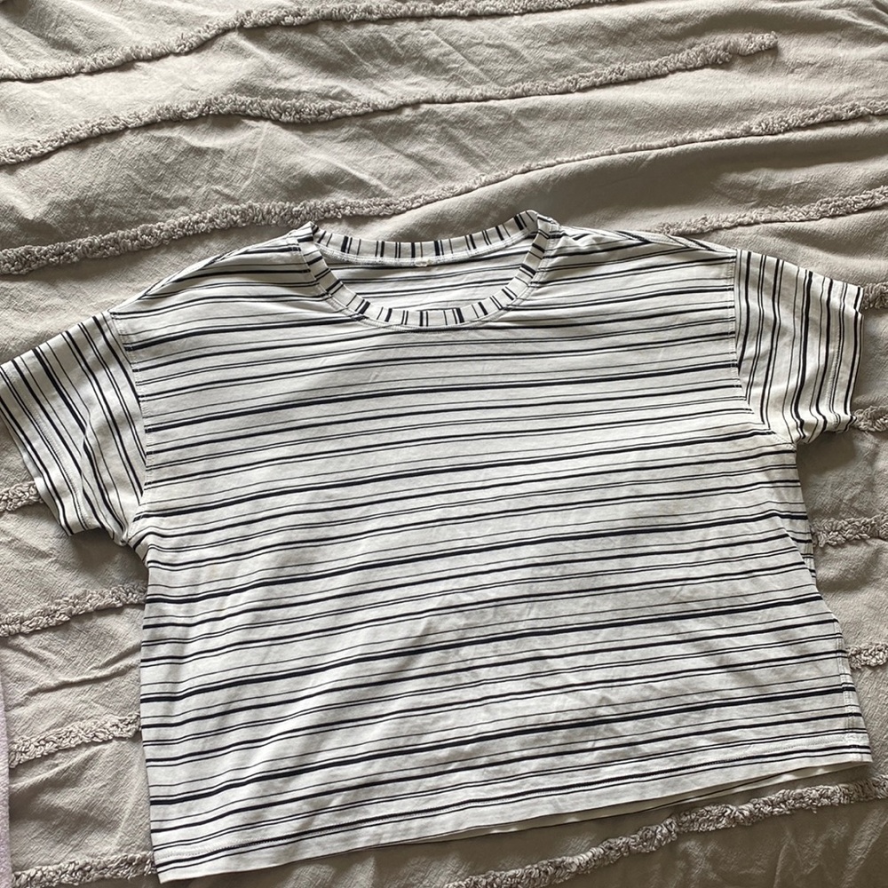Cropped Lululemon workout top